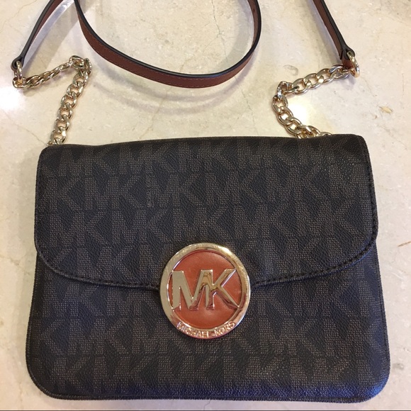 Michael Kors Handbags - MK Fulton Crossbody